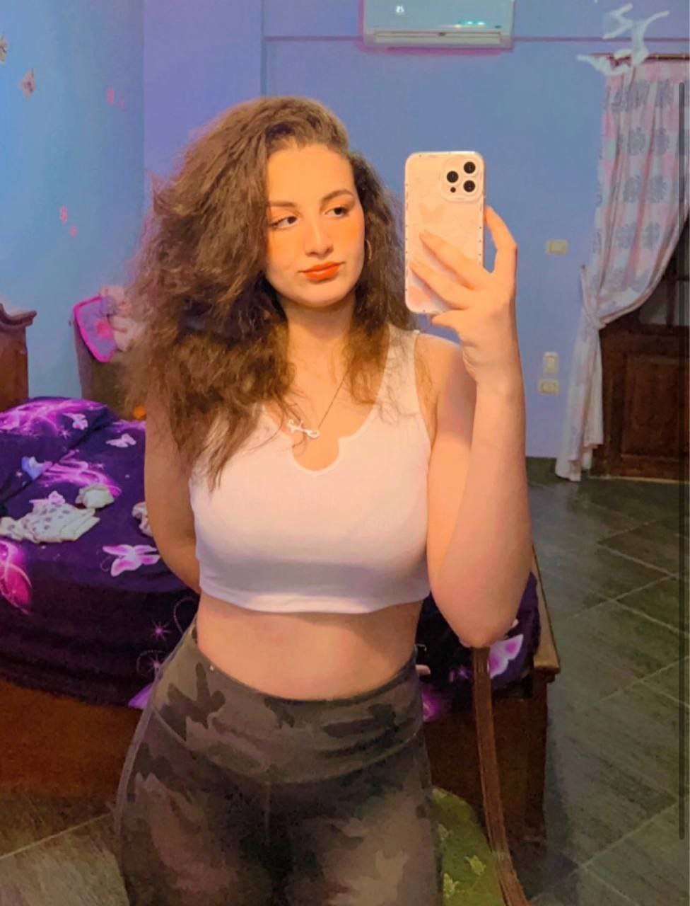 سكس مصري - بنت curly hair سخنة في كاميرا السيلفي 🔥